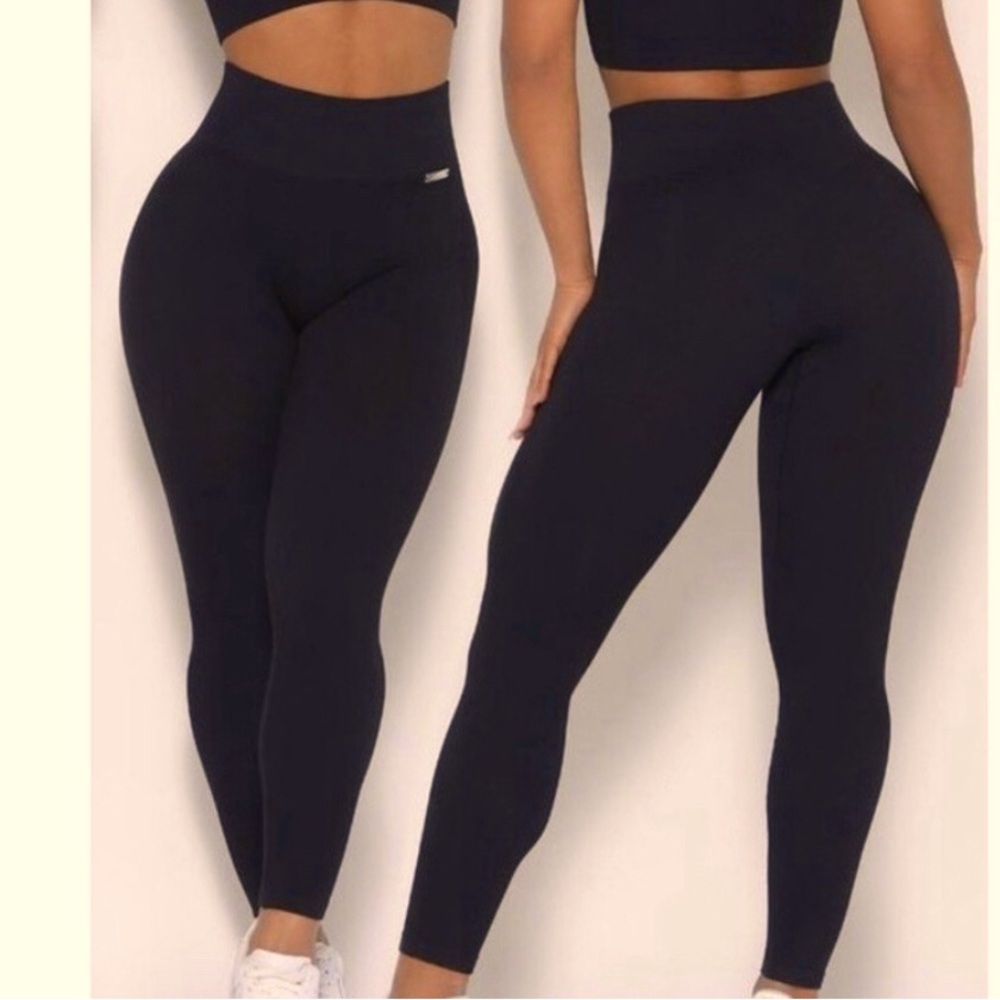 Bombshell NWOT Sportswear Ribbed Black Leggings sz XS